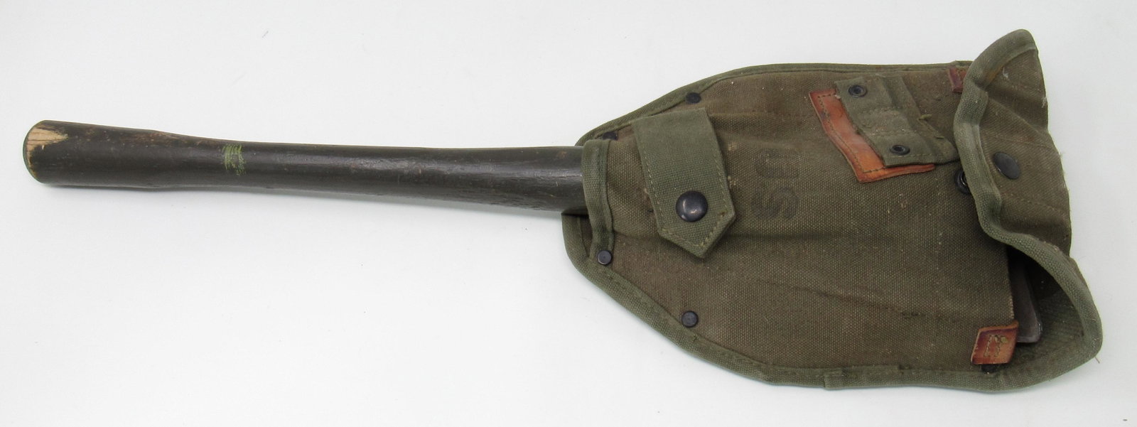 US Military Trench Shovel: Approx 20 1/4" long ( in closed position)