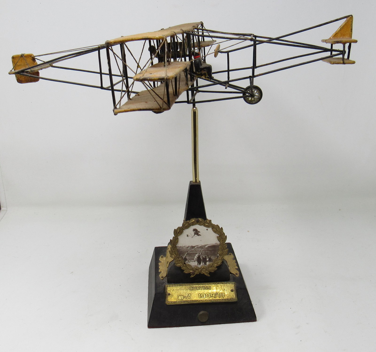 Curtiss m-A 1909/10 Airplane Model: Apprx 15" x 16" x 13 3/4" tall
