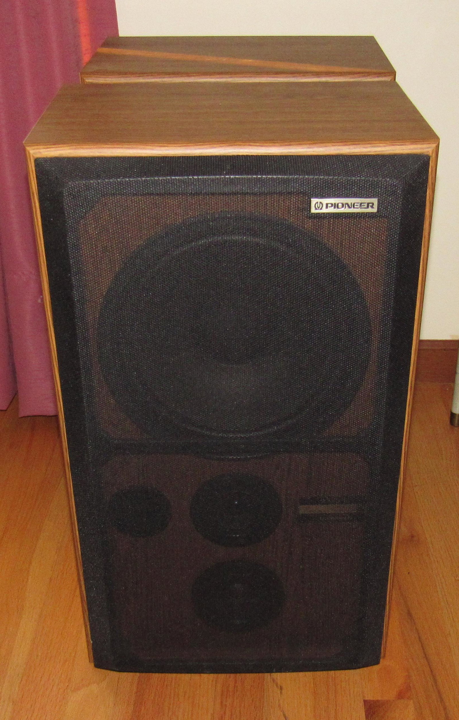 Pioneer CS-G204 Speakers: Approx 10 1/2" x 14 1/4" x 24 3/4" tall