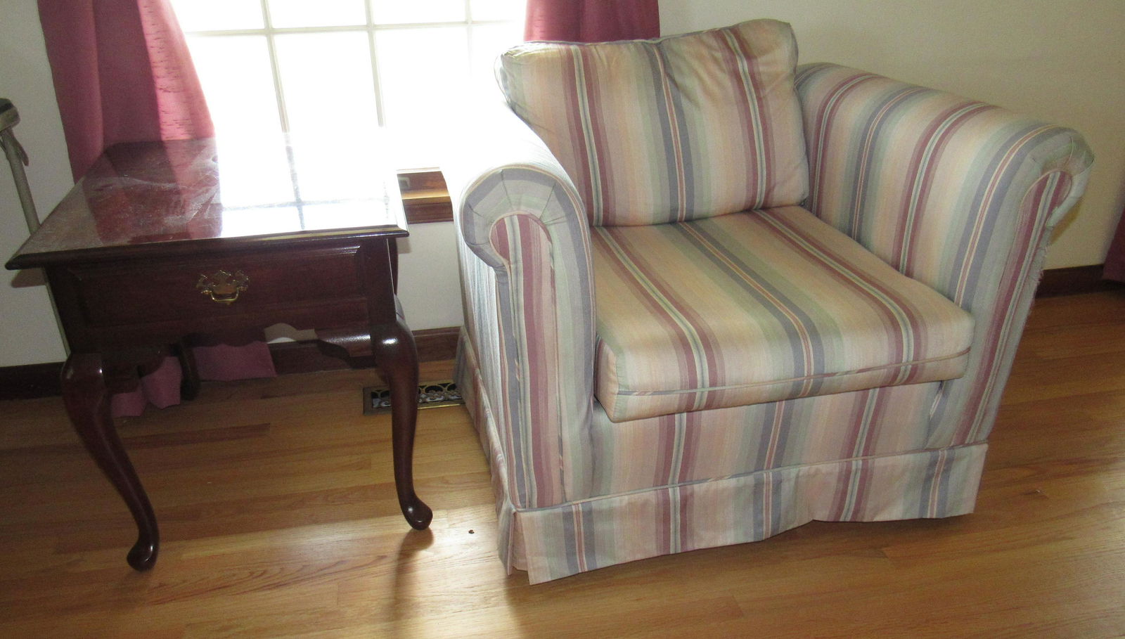 Kincaid End Table and Chair: Table is approx 22" x 27" x 24" tall