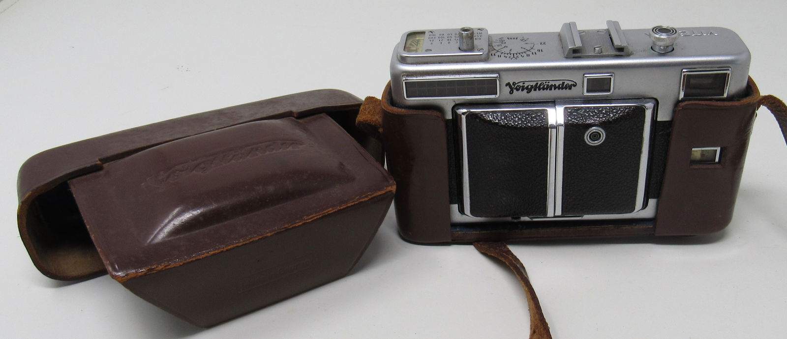 Vitessa Voigtlander Film Camera: Camera