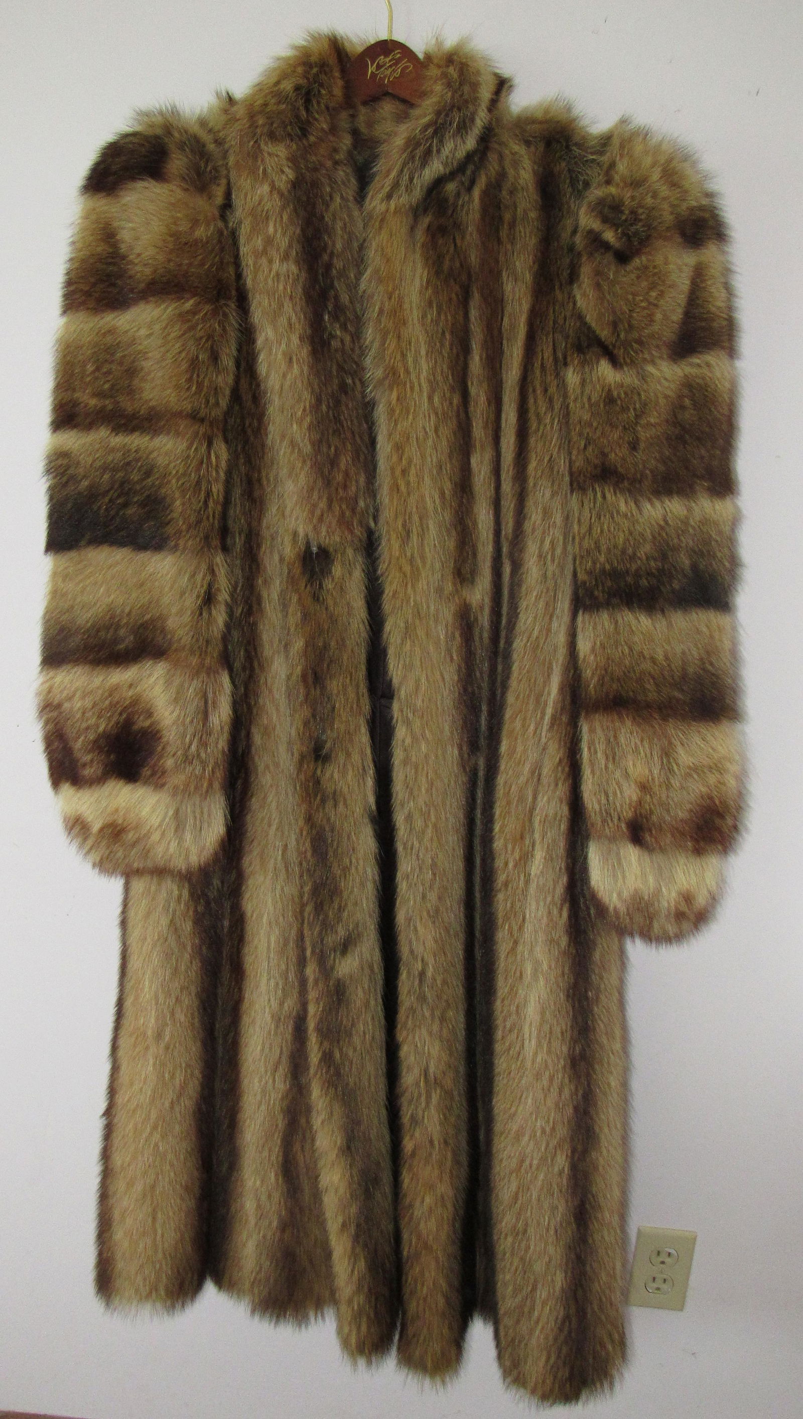 gucci fox fur coat