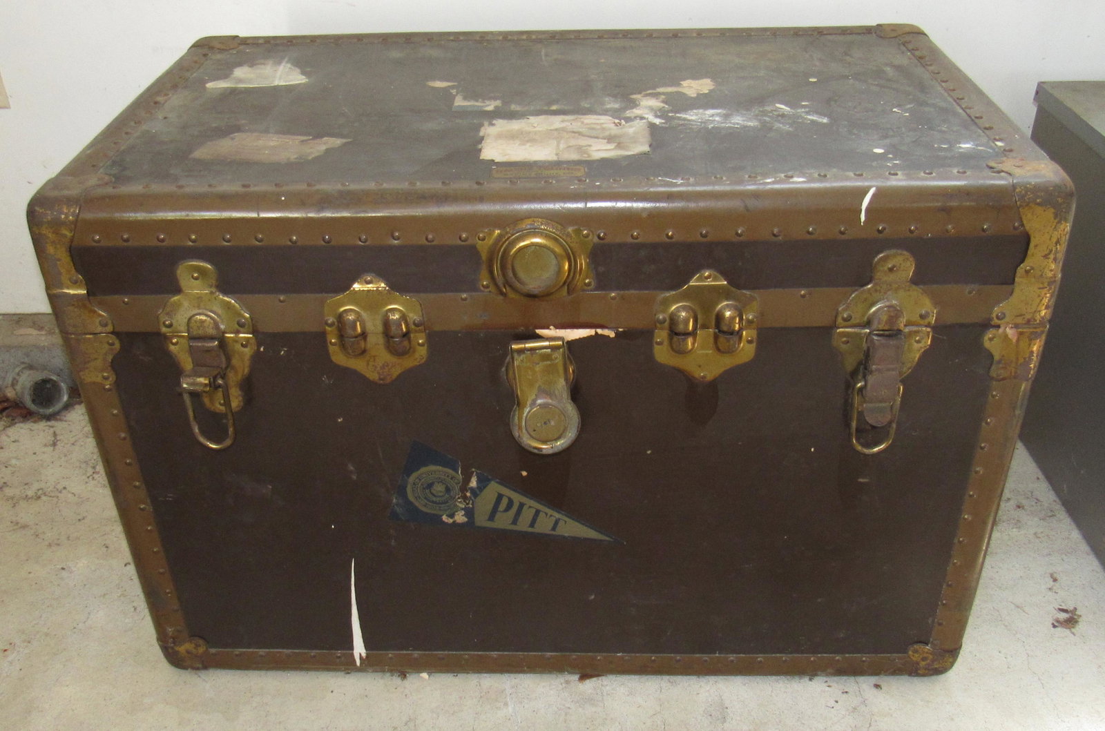 Racine Trunk: Approx 19" x 32" x 21" tall