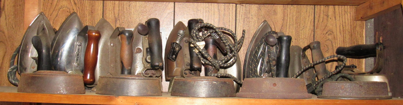 Antique / Vintage Irons and Sad Irons: Getting all pictured on shelf