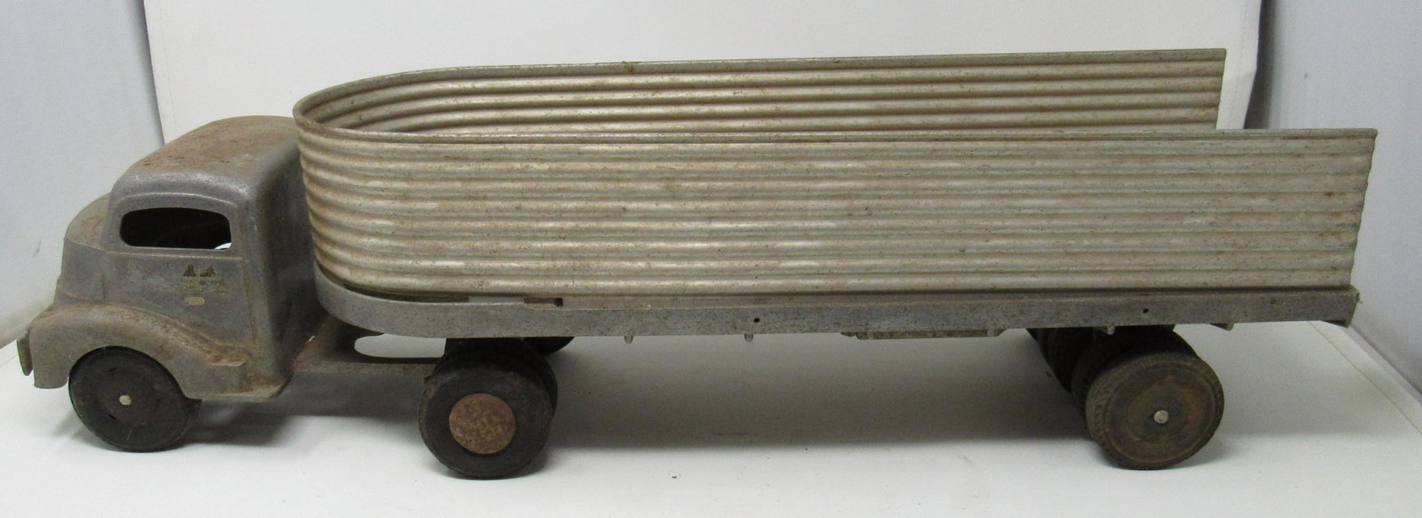 Aluminum Smitty Toys Smith Miller Tractor Trailer: Truck is apprx 23" long