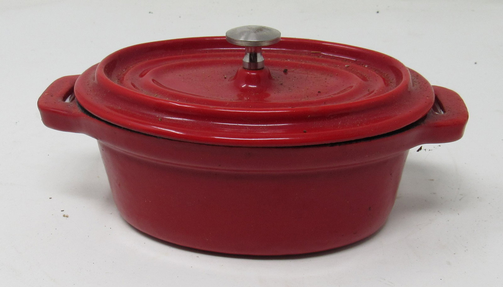 Miniature Cast Iron Enameled Lidded Casserole: Approx 3 7/8" x 6 1/4" x 3 1/4" tall