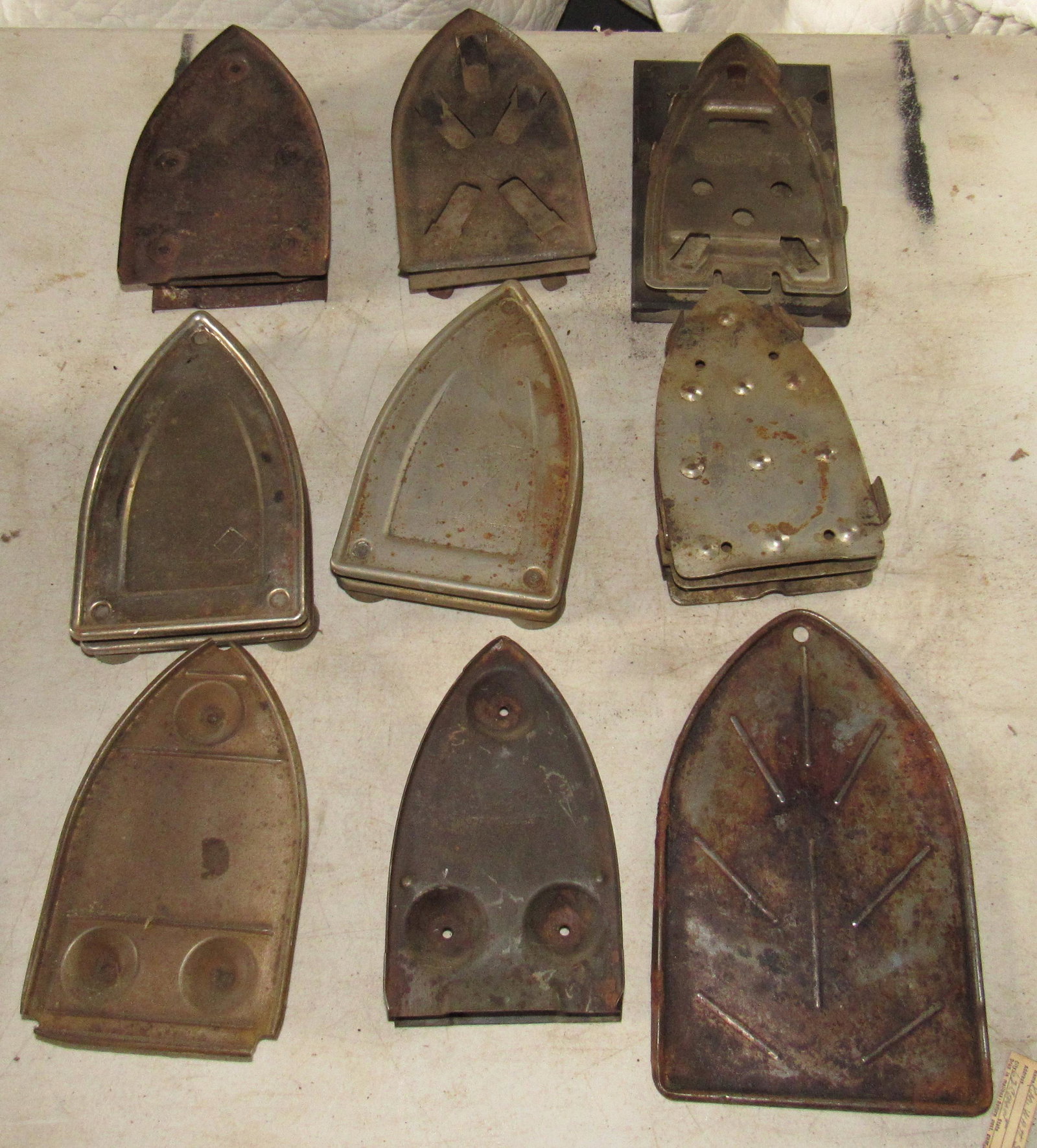 Sad Iron Trivets: Getting all pictured