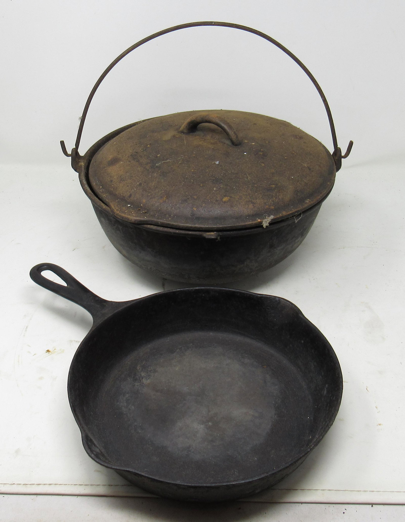 Cast Iron No 4 Scotch Bowl & No 6 Griswold Skillet: Believe it is not correct lid for scotch bowl