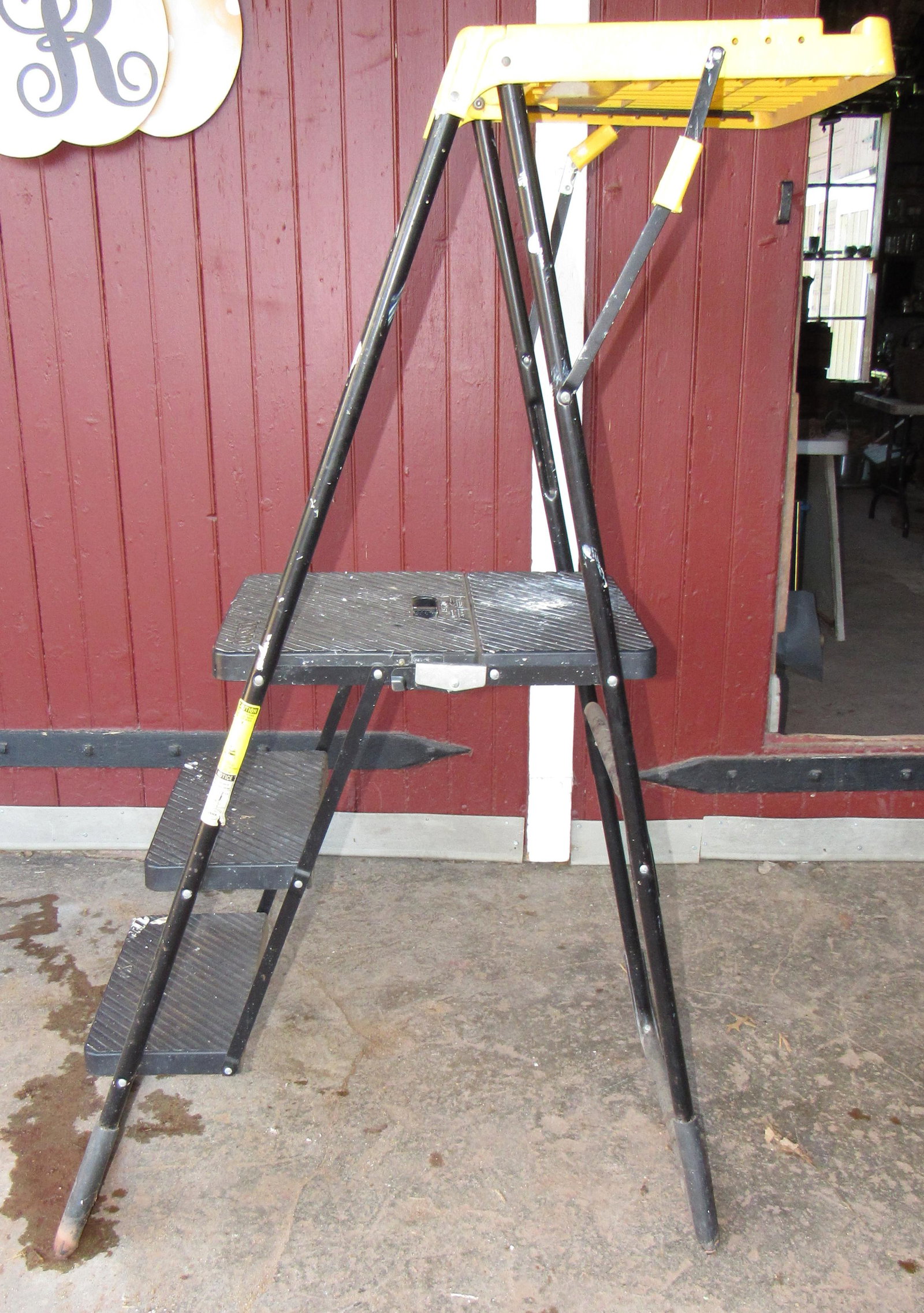 Cosco Step Ladder: Ladder