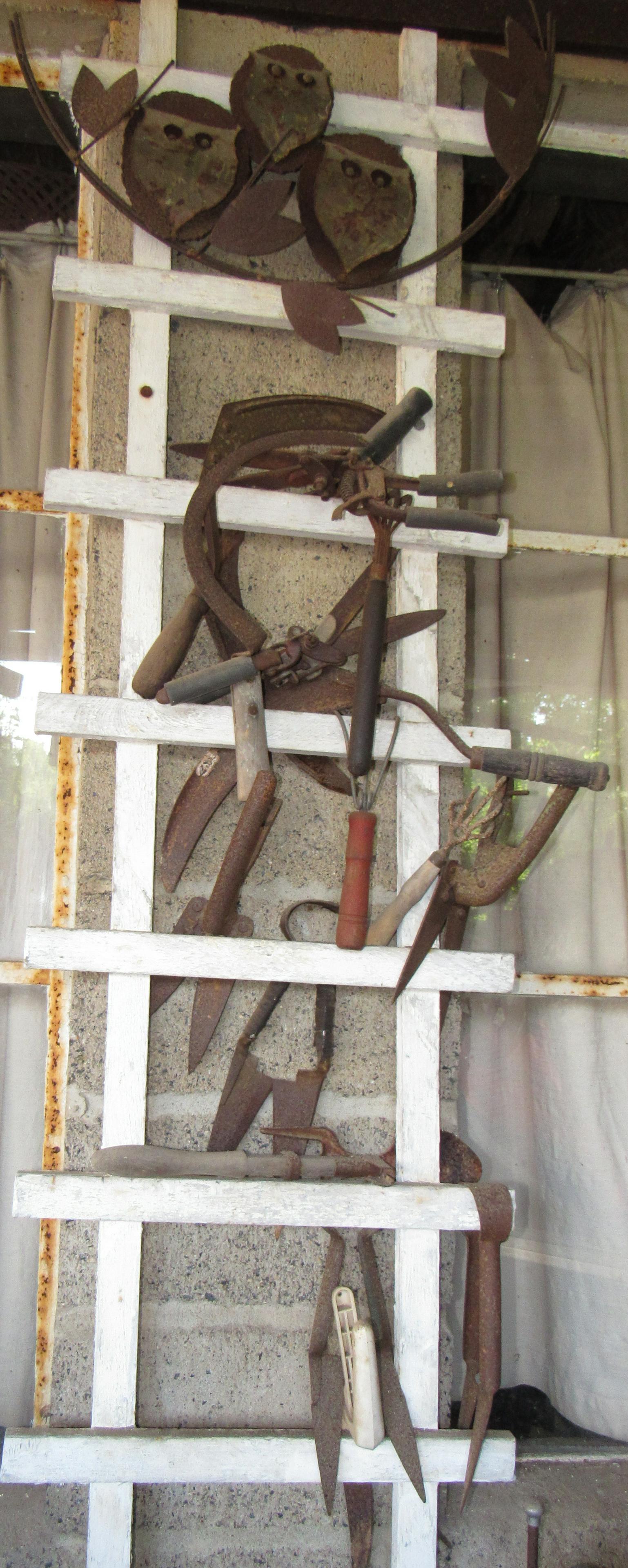 Sheep Shears Sickles Owl Wall Art: White ladder not included