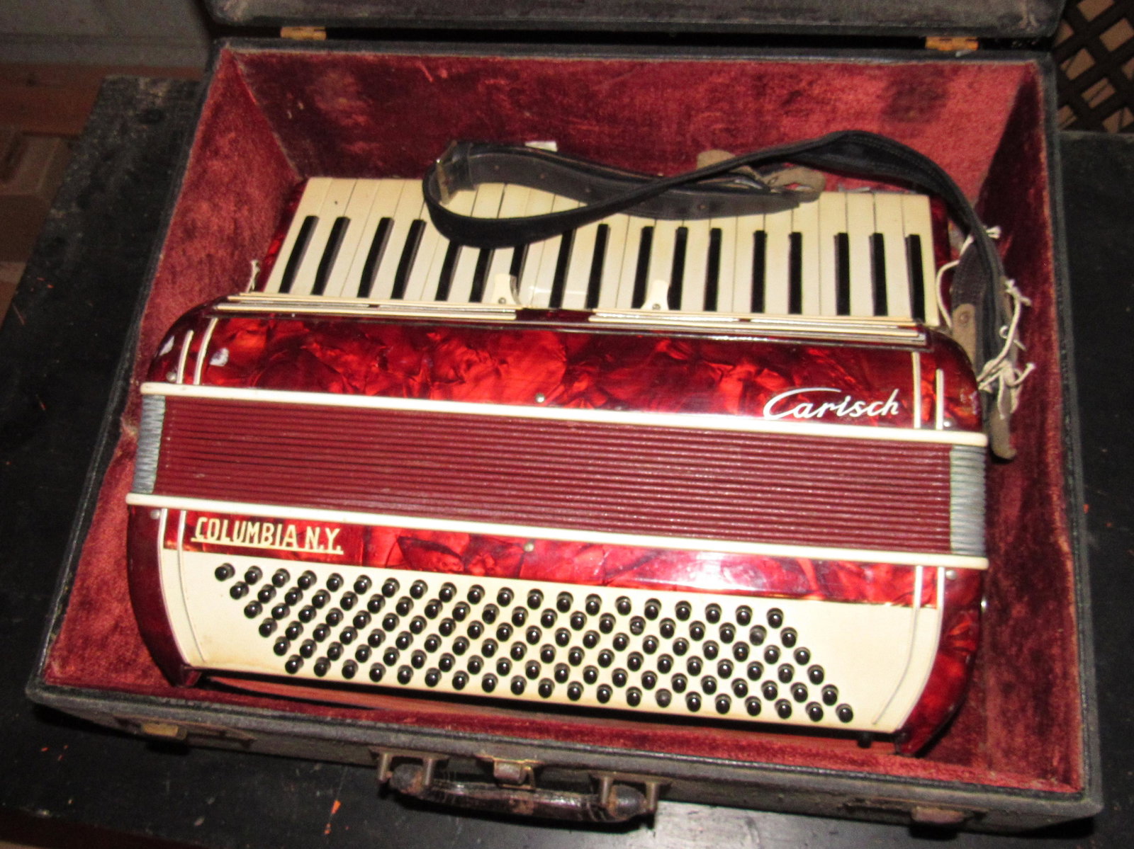 Carisch Teruzzi Accordian: Accordian