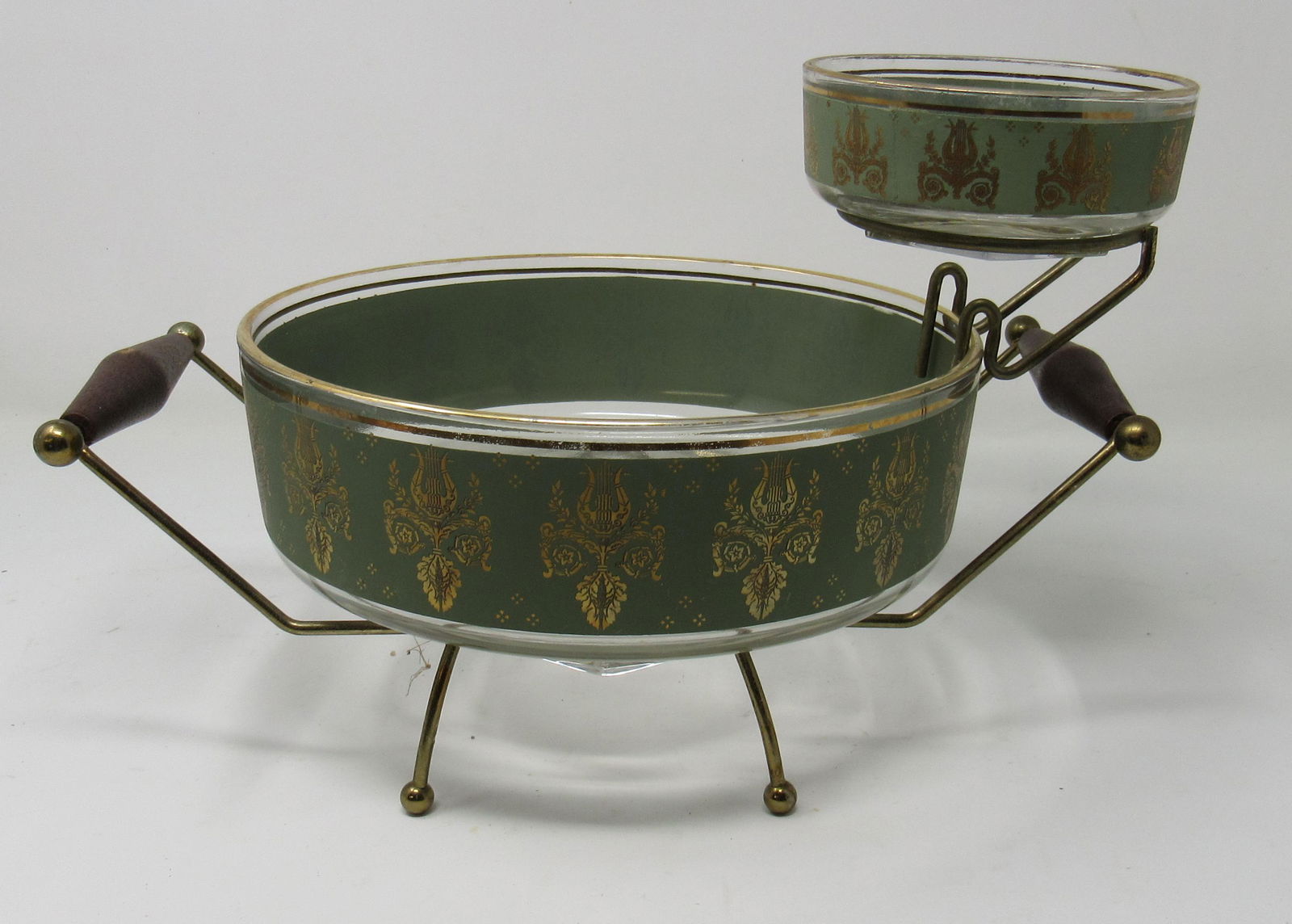 Vintage Mid Century Modern Chip and Dip Set Sep 20, 2020 M.J