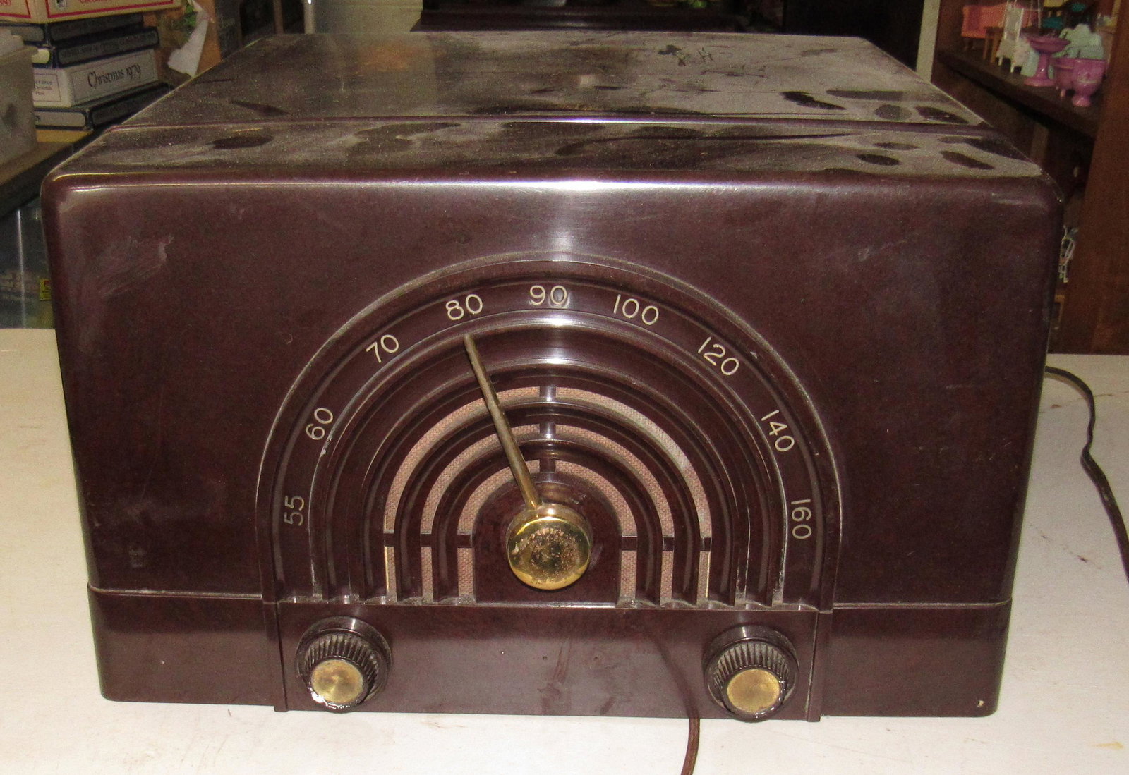 Silvertone 3040 Tube Radio & Turntable: Radio and record player