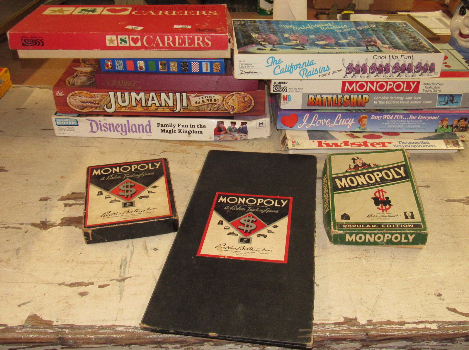 Board Games Incl Vintage Monopoly: This is for the board games only and nothing in background of pic