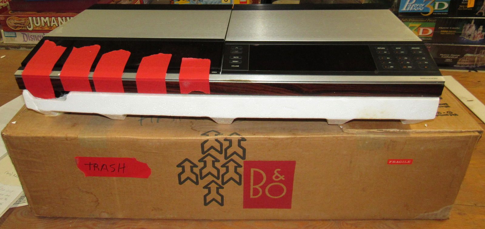 Bang & Olufsen Beocenter 7700 Turntable Stereo: Inside box was note saying it was serviced in 2019. Cassette Deck does not work and plastic clip on turntable cover has broken off