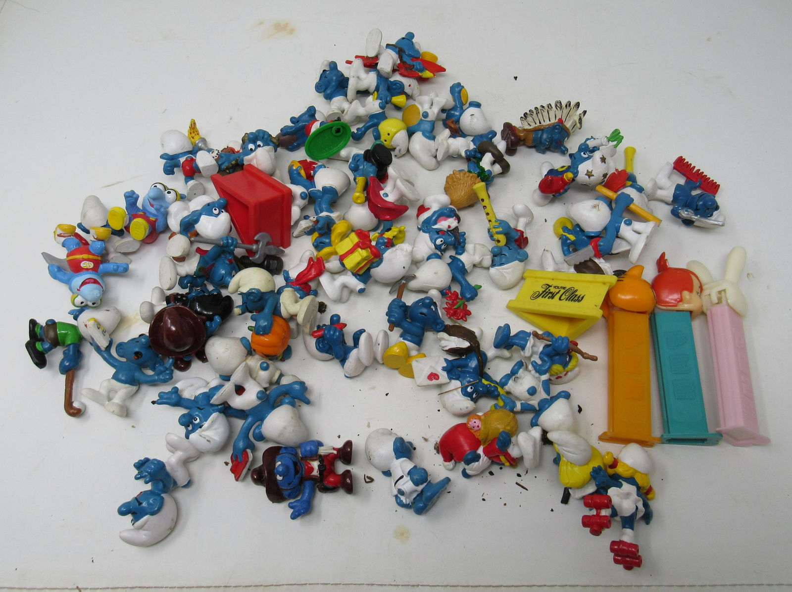 Smurfs & Pez: Getting all pictured