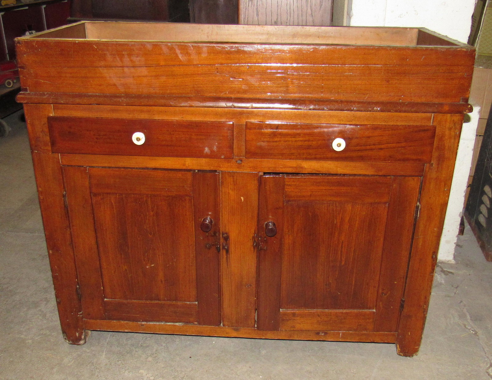 Dry Sink with Copper Lining / Insert: Approx 20" x 43" x 35 1/4" tall