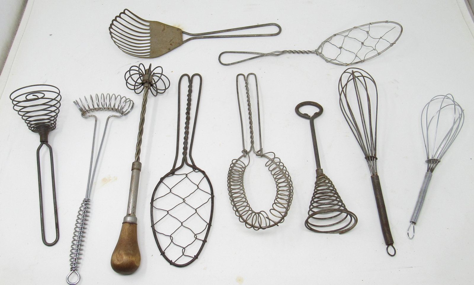 Vintage Kitchenware: Getting all pictured