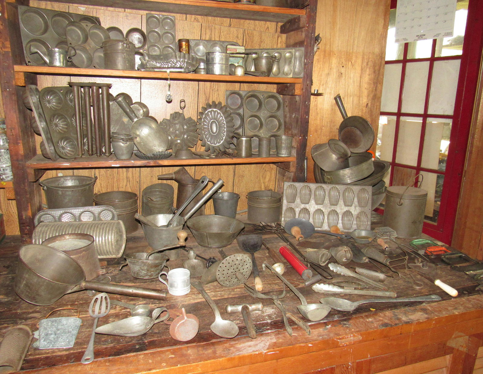 Antique & Vintage Kitchenware: Getting all pictured