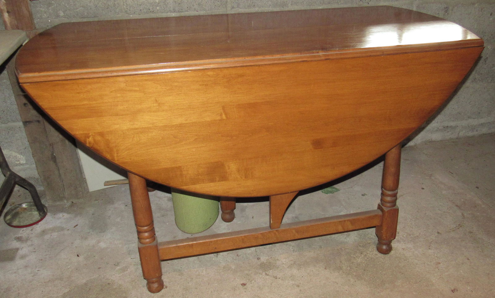 Maple Drop Leaf Table: Approx 24" ( closed ) x 54 1/2" long