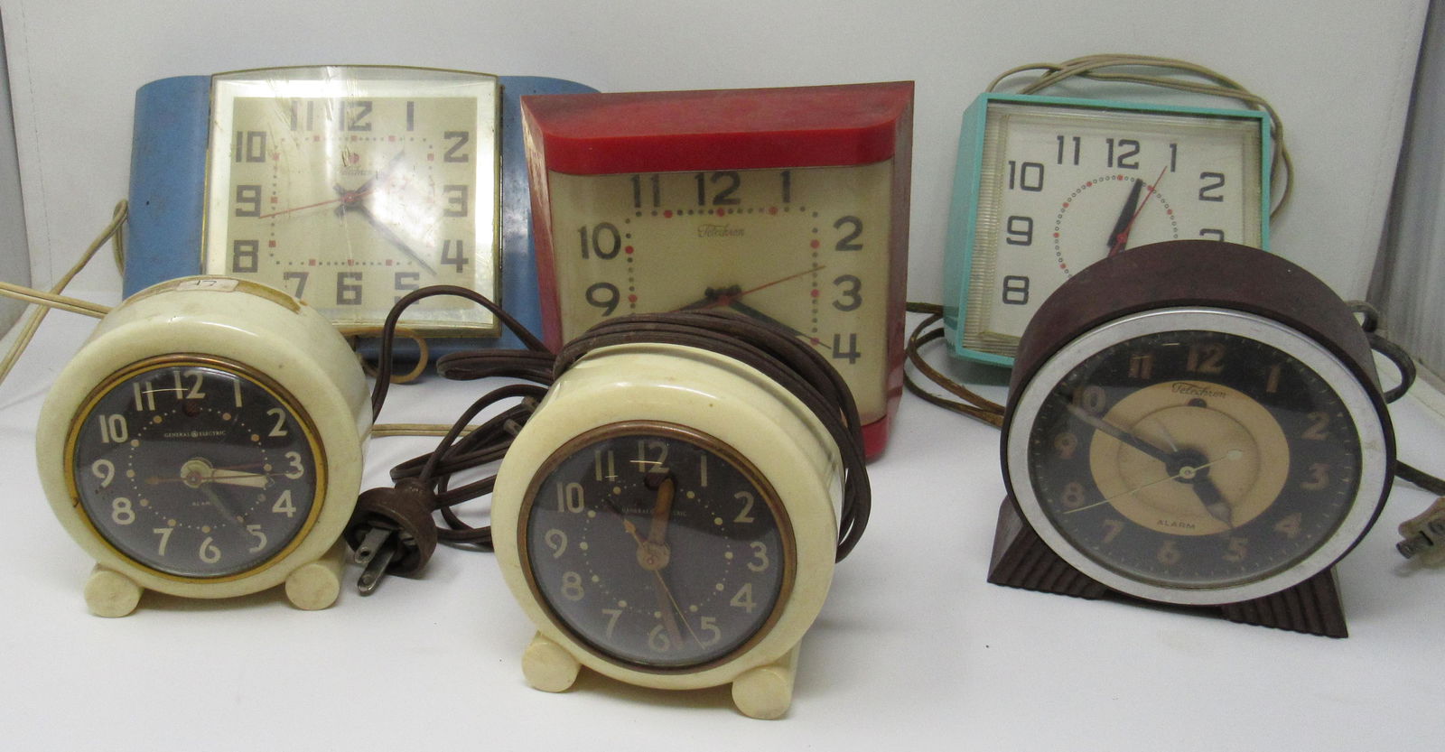 General Electric Telechron Vintage Clocks: Getting all pictured