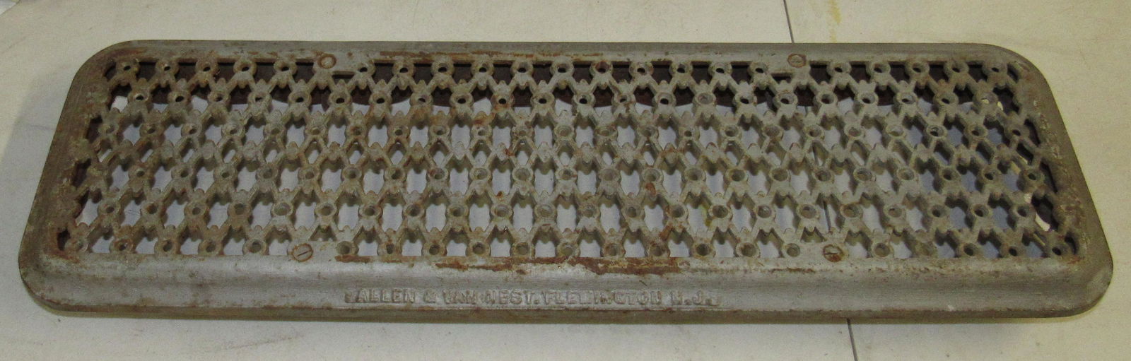 Allen & Van West Flemington NJ Cast Iron Radiator Cover: Approx 9 1/4" x 30 3/4" x 3 1/4" tall