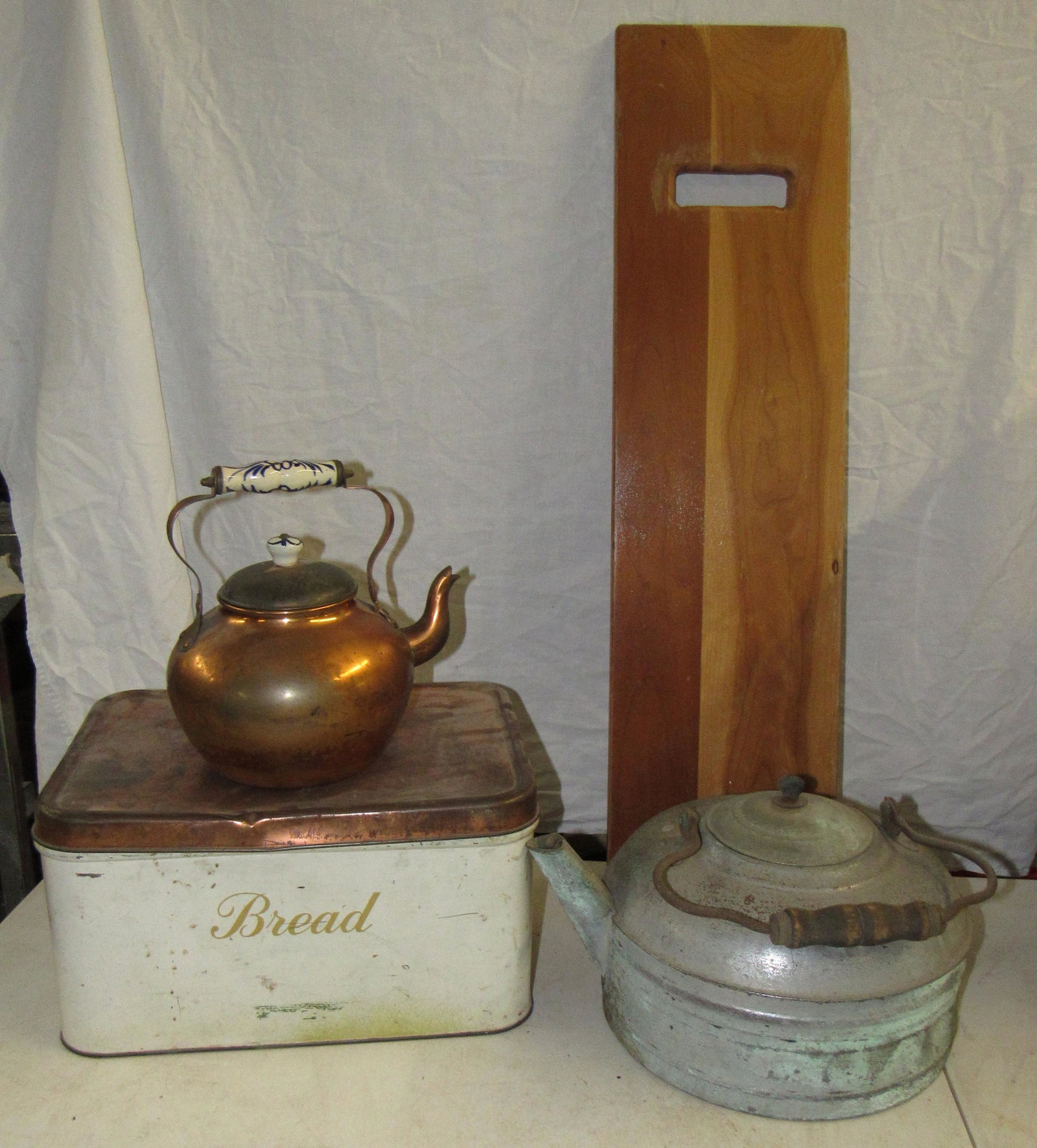 Teapots and Breadbox: Getting all pictured