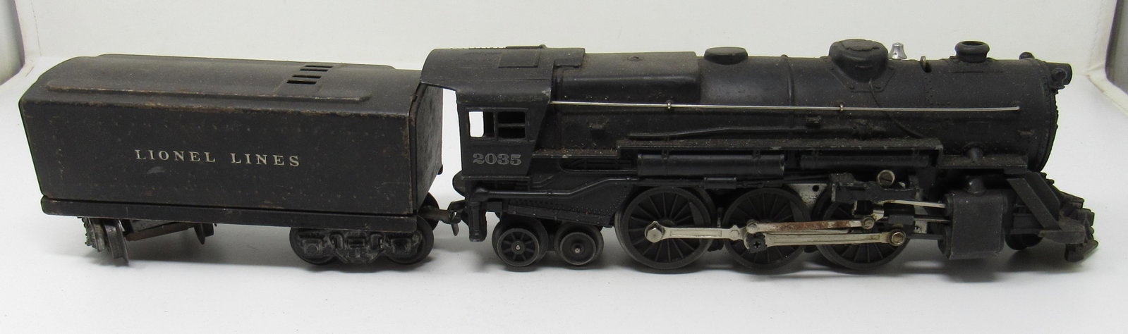 Lionel 2035 PRR Steam Locomotive and Tender: Getting both