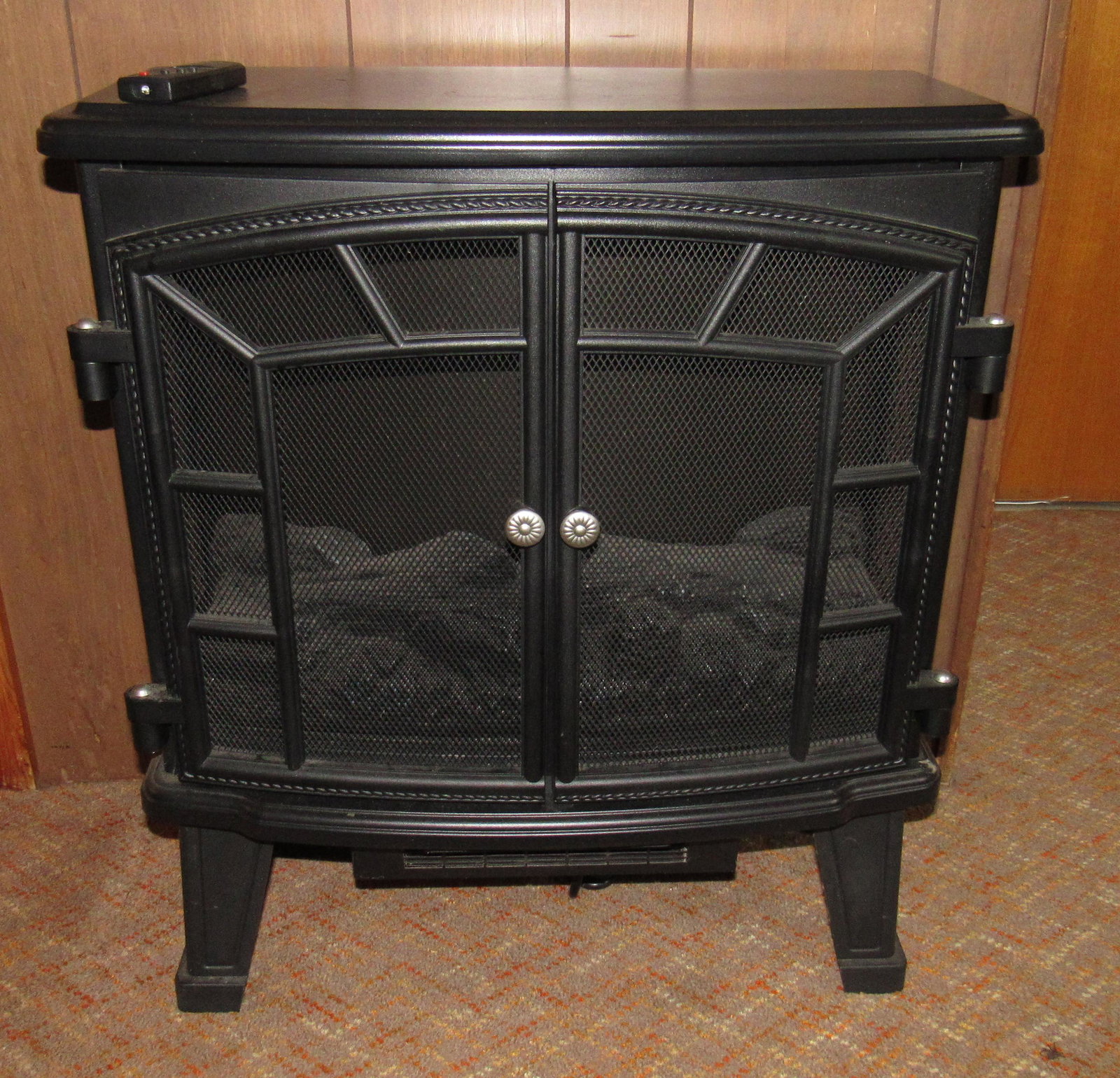 Electric Fireplace Heater: Approx 11 1/2" x 25" x 29 1/2" tall