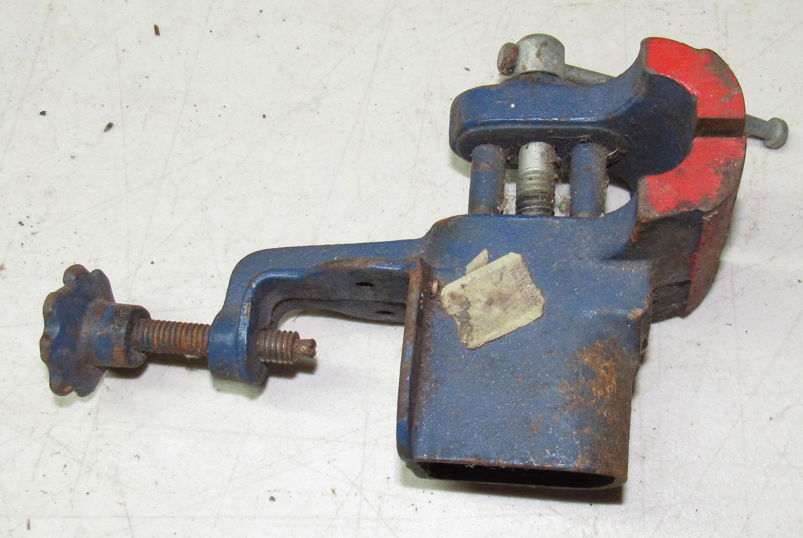 Clamp on Vise with 3 1/4" Jaws: Vise