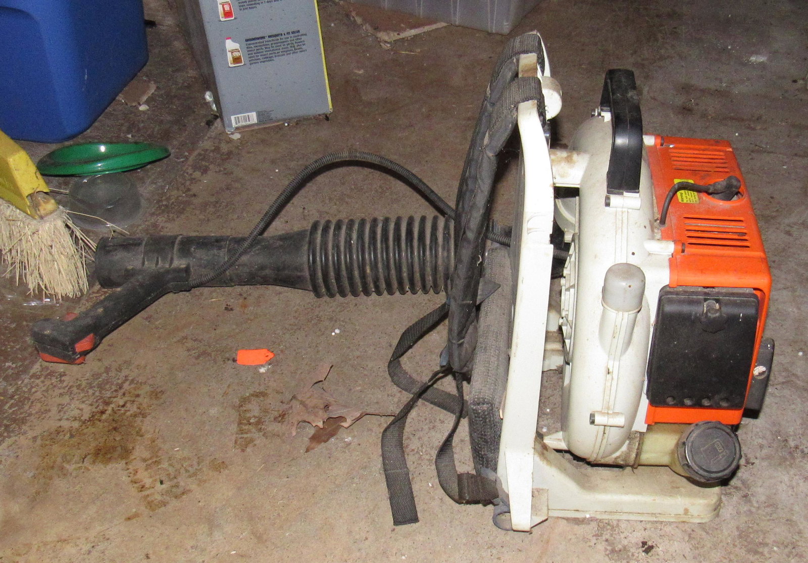 Stihl BR 400 Leaf Blower: No extension on hose