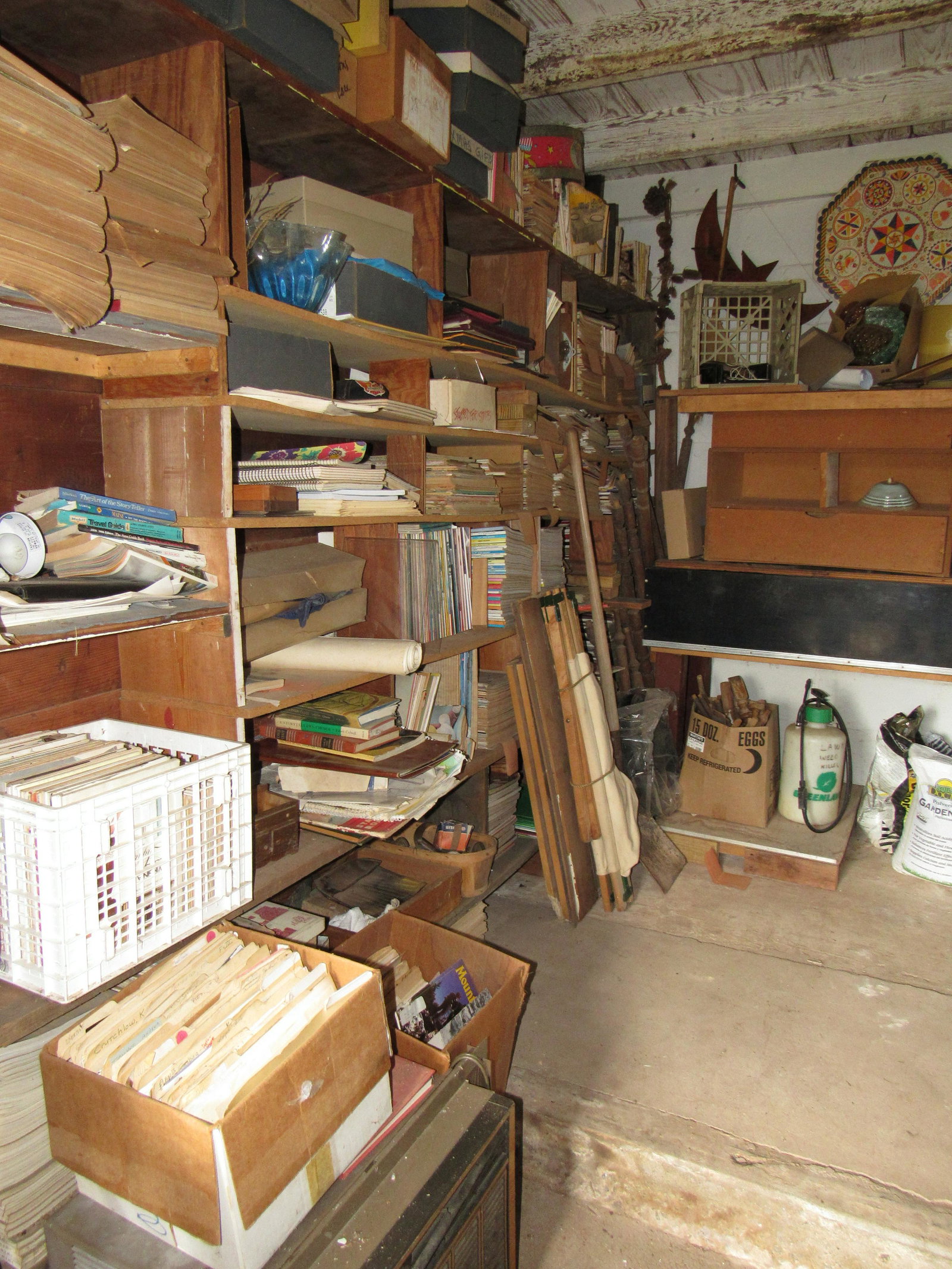Partial Shed Contents Sears Catalogs Crafts Magazines &: Lot includes all pictured. Take what you want and leave the rest.