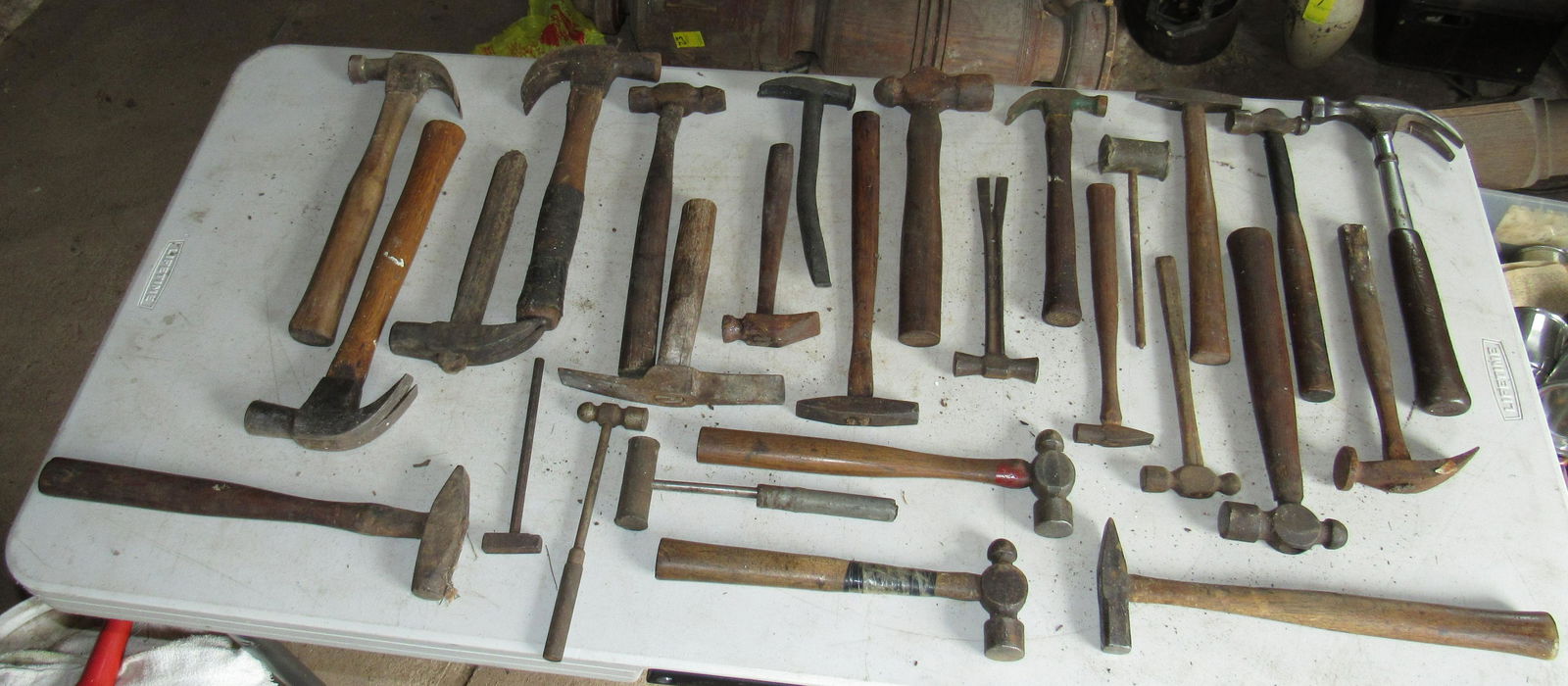 Antique & Vintage Hammers: Getting all pictured on table