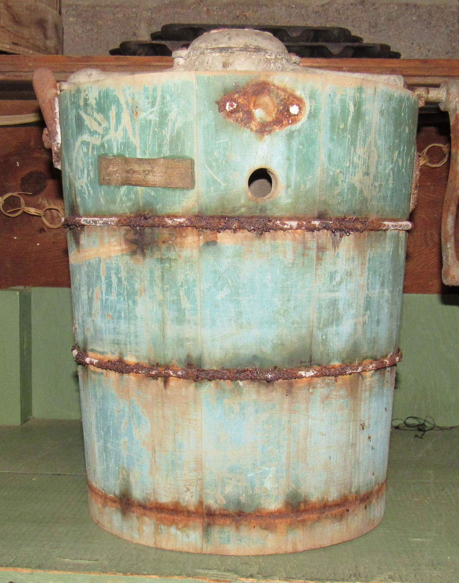 White Mountain Ice Cream Maker: Approx 12 3/4" tall