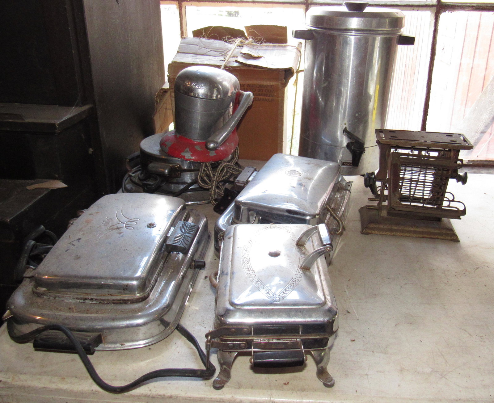 Vintage Kitchen Appliances Toaster Waffle Makers: Getting all pictured
