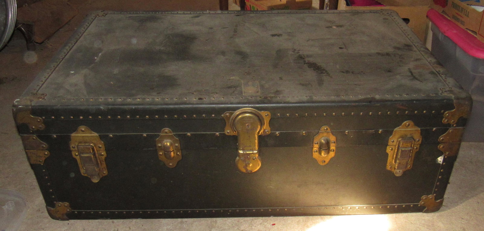 Oshkosh Trunk: Approx 23" x 38" x 12 1/2" tall