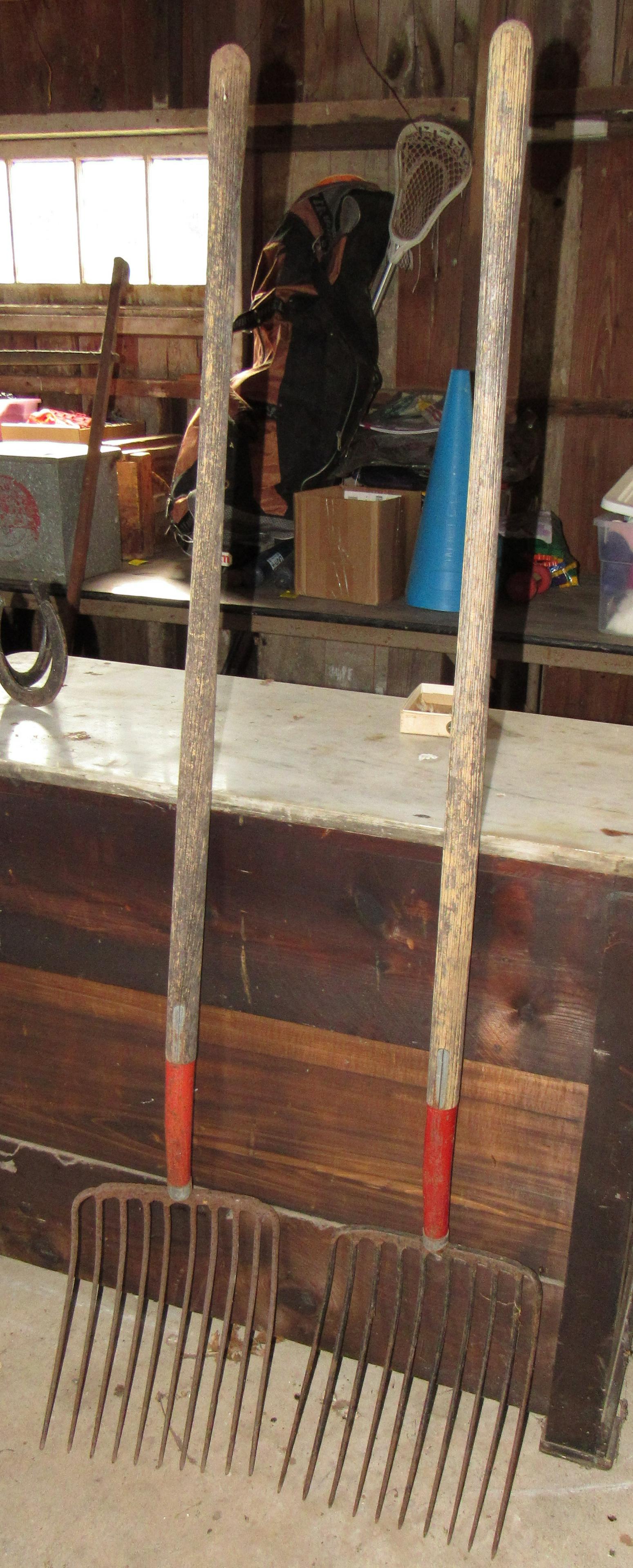 2 Manure Forks: 2