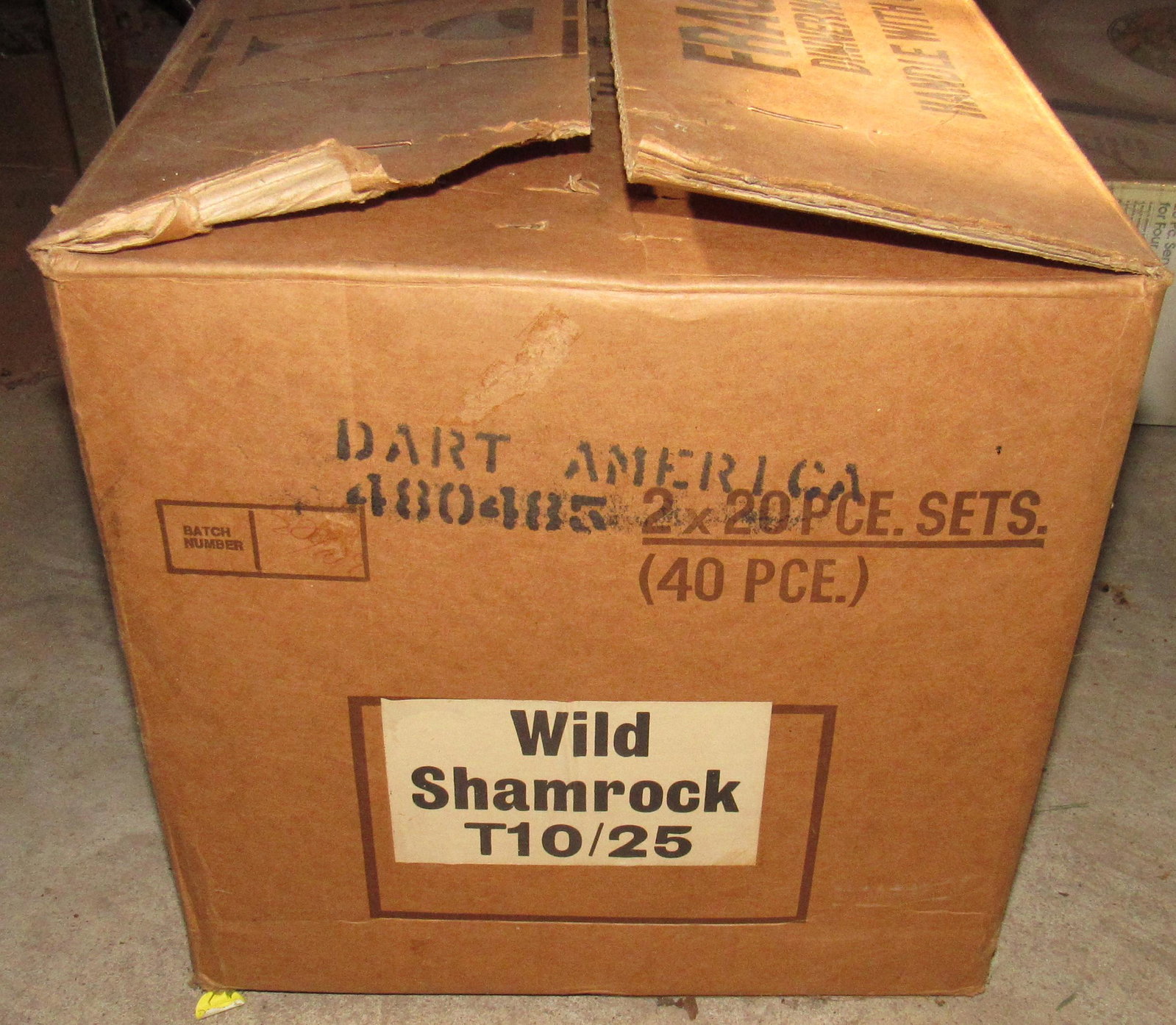 Brendan Erin Stone Wild Shamrock Dinnerware: Box says there are 40pcs. Only one box was opened and it does not look like anything was taken out, but we do not guarantee it.