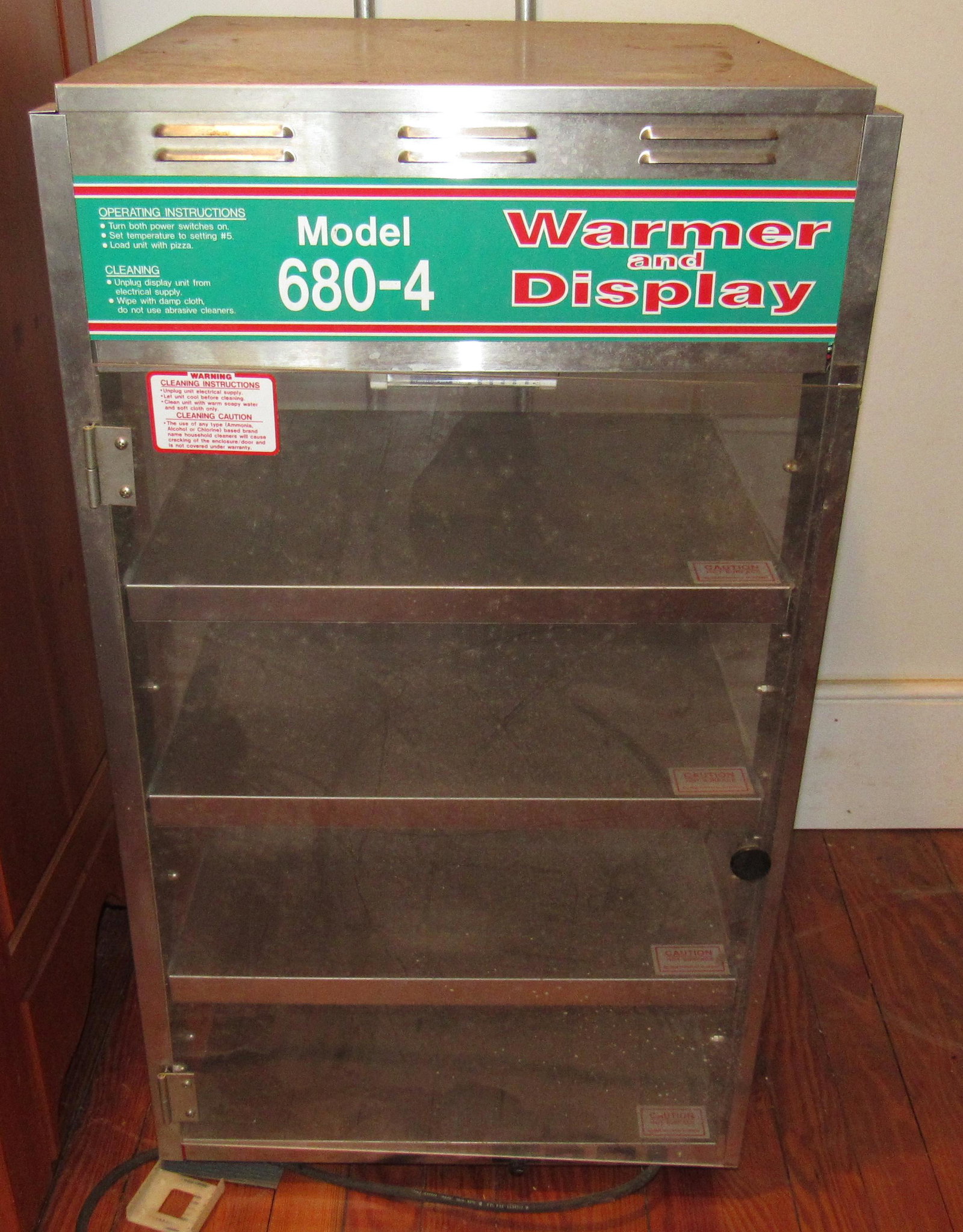 Wisco Food Warmer & Display Model 680-4: Apprx 19" x 17 1/2" x 33 1/2" tall
