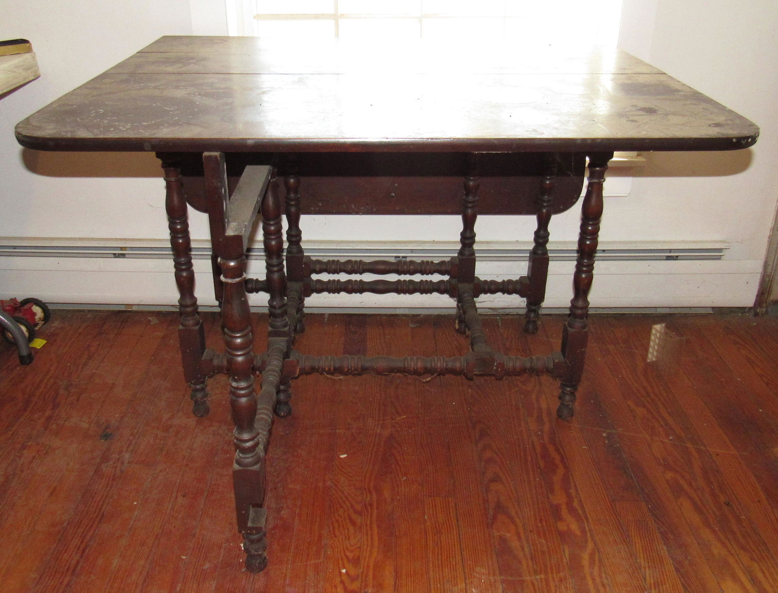 Drop Leaf Table: Approx 50" ( opened) x 40" x 30 1/2" tall