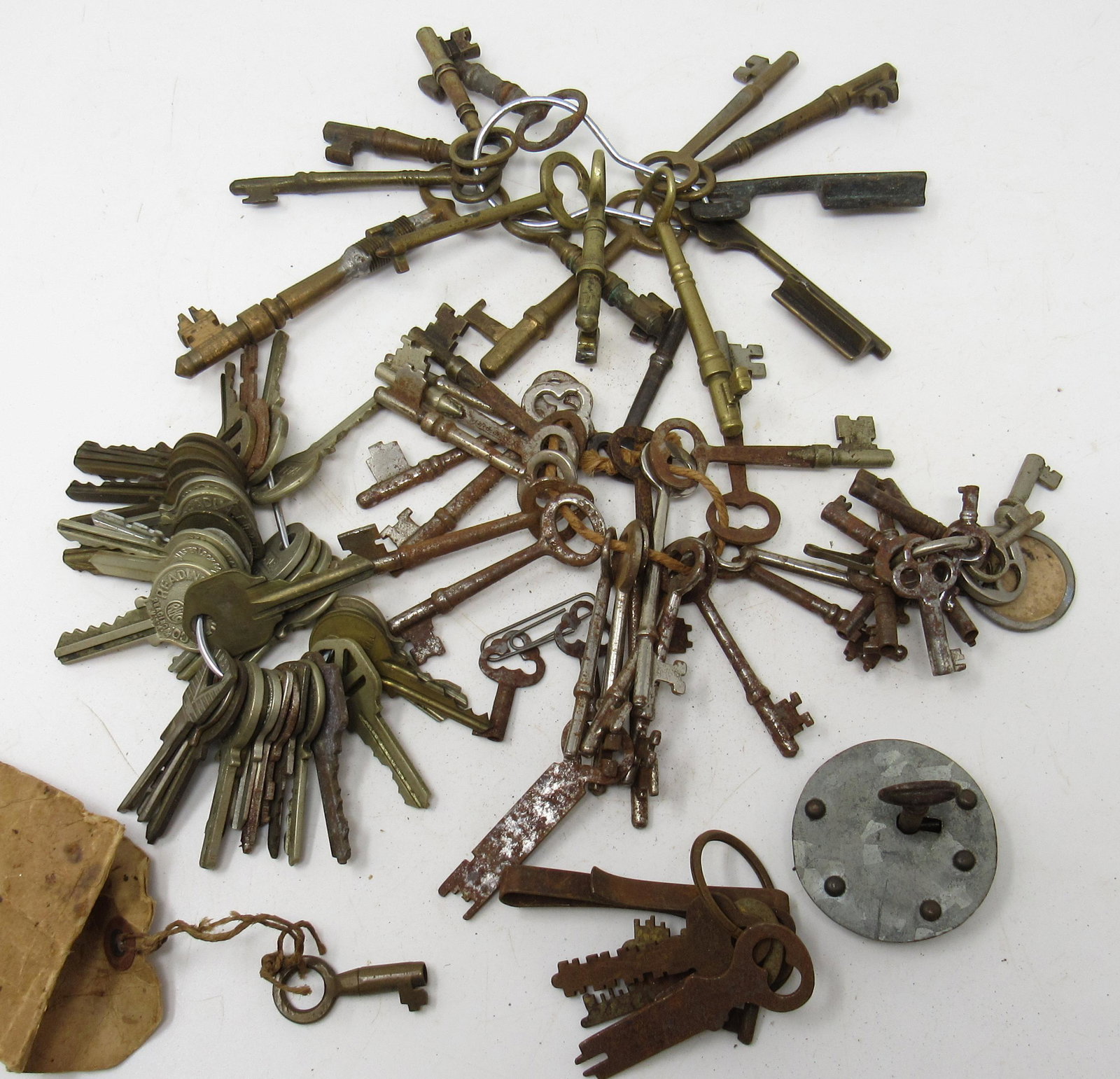Antique & Vintage Keys Incl Brass Skeleton: Getting all pictured