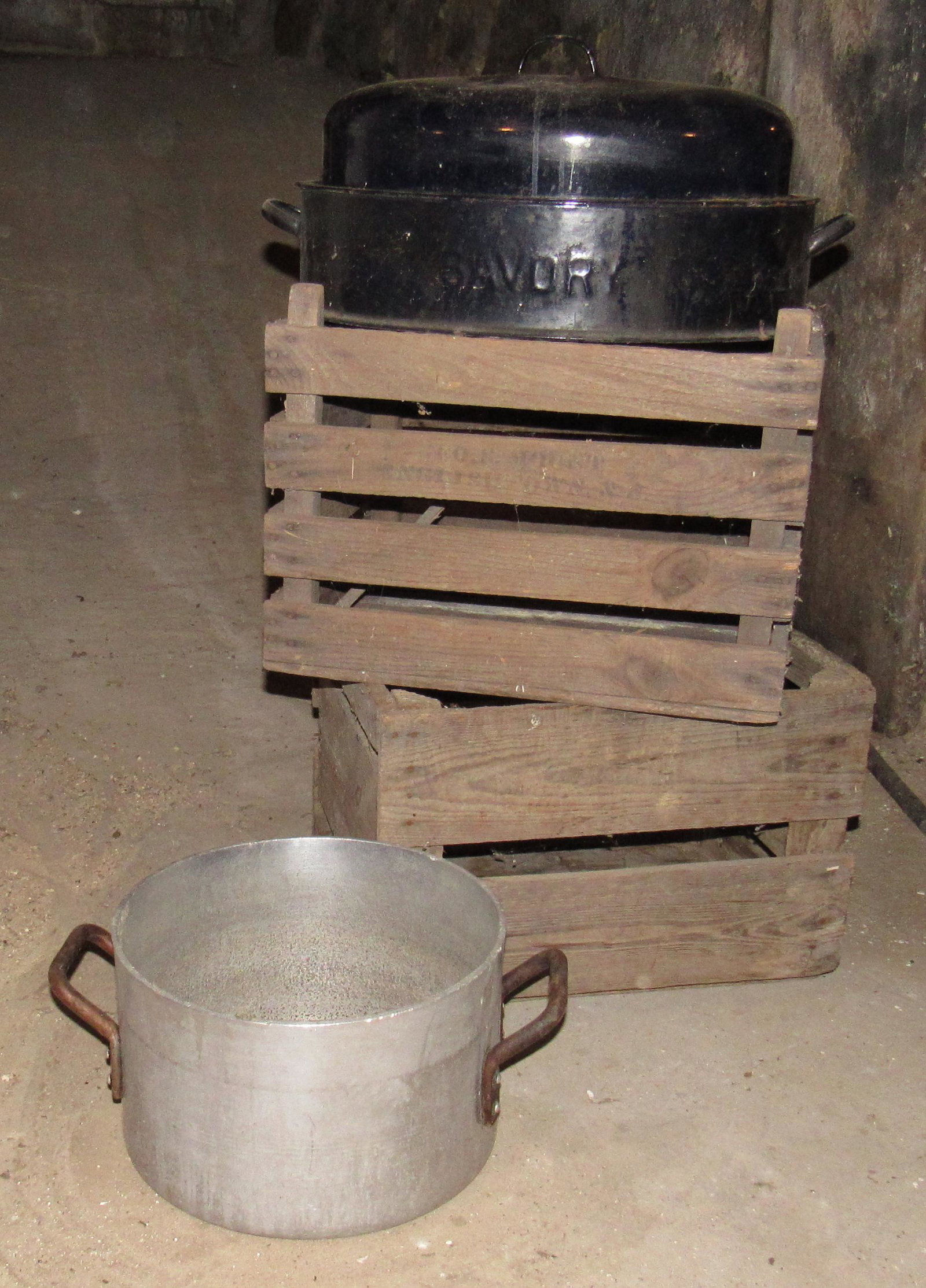 Wooden Crates Agate Roaster Aluminum Pot: Getting all 4 pictured