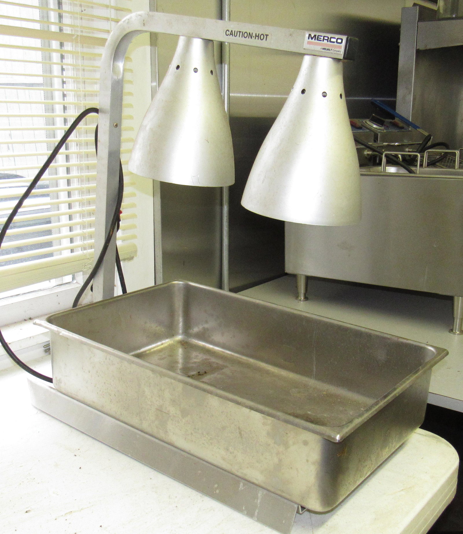 Merco Food Warmer: Approx 12 1/2" x 20 1/2" x 23" tall