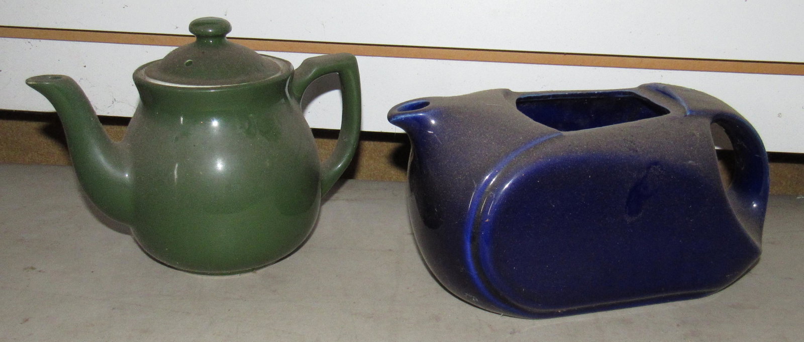 Hall Solar Refrigerators Teapot: Getting both pictured. Solar refrigerator one, does not have a lid