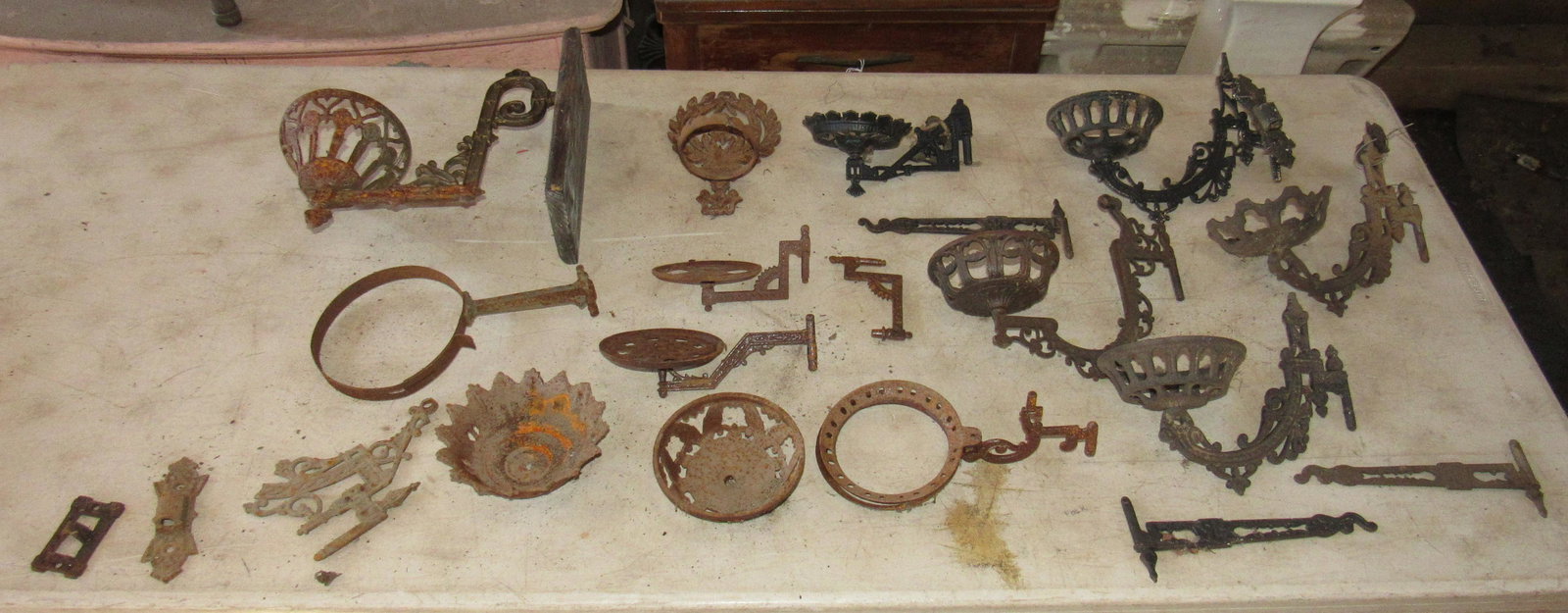 Oil Lamp Wall Brackets: Getting all pictured