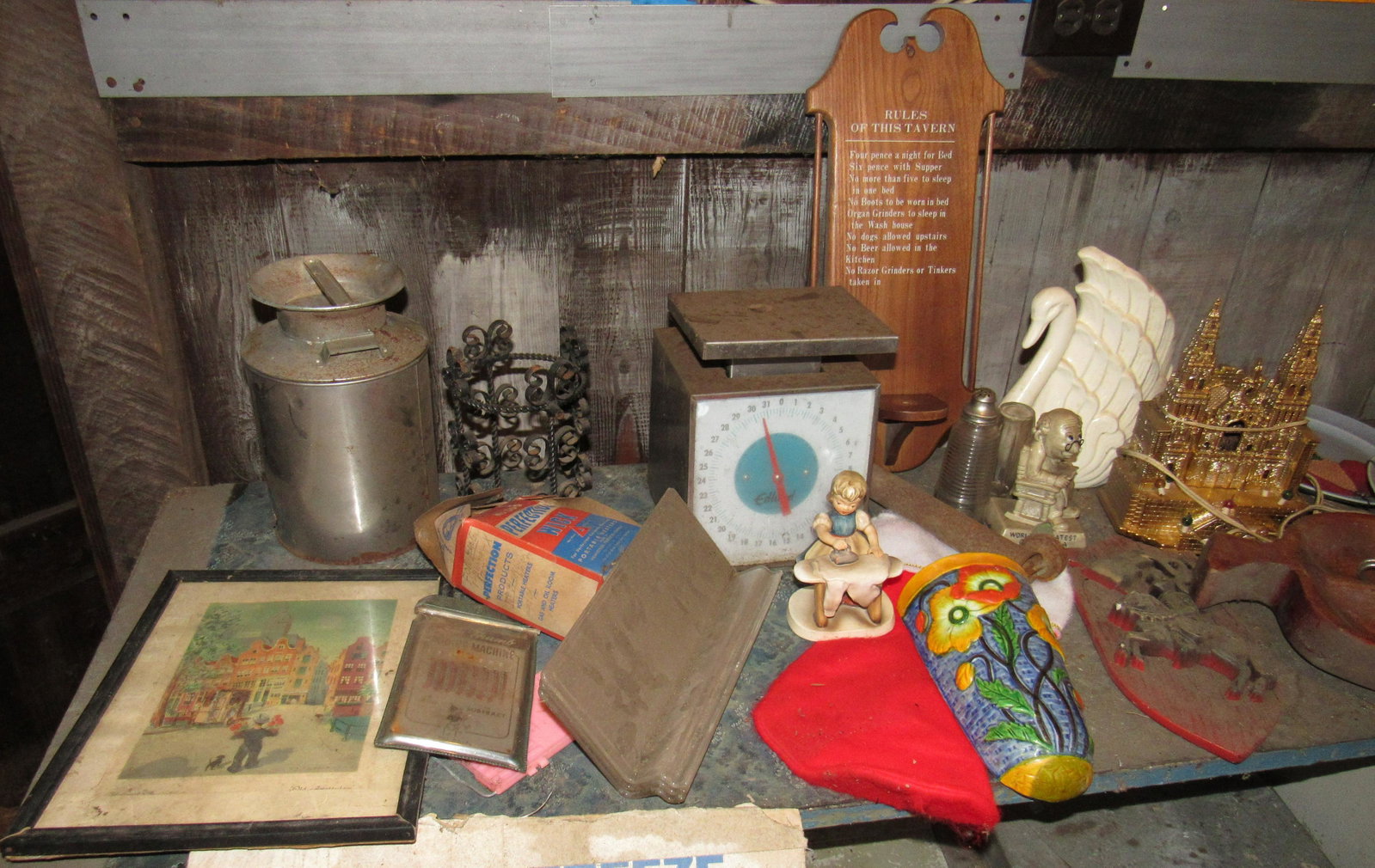 Scale & Misc Shelf Contents: Lot includes all pictured on shelf
