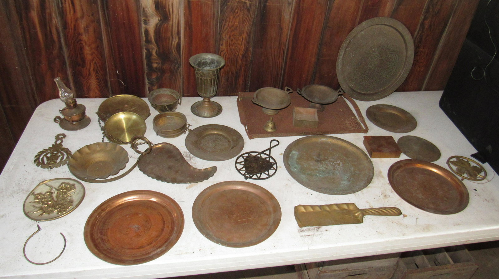 Copper & Brass Trays Plates Trivets & Misc: Largest platter is approx 13 1/2" in diameter