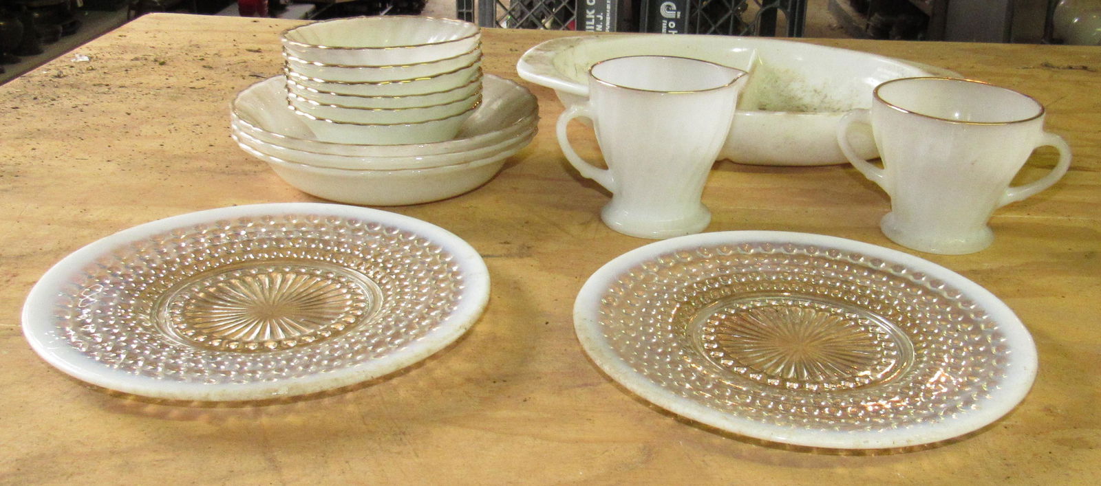 Fire King Fenton & Pyrex: Getting all pictured