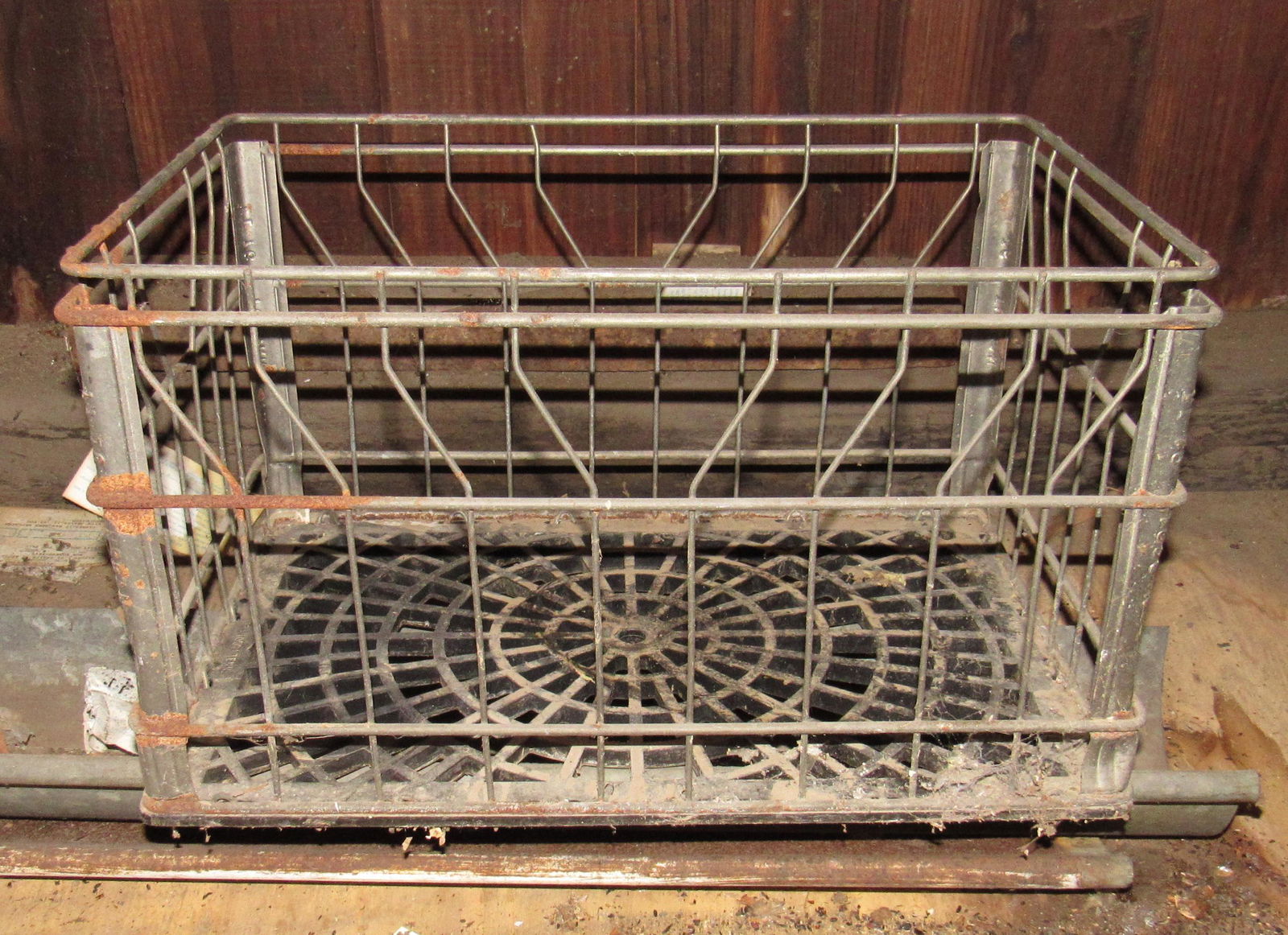 1976 Tuscan Wire Milk Crate: Milk Crate