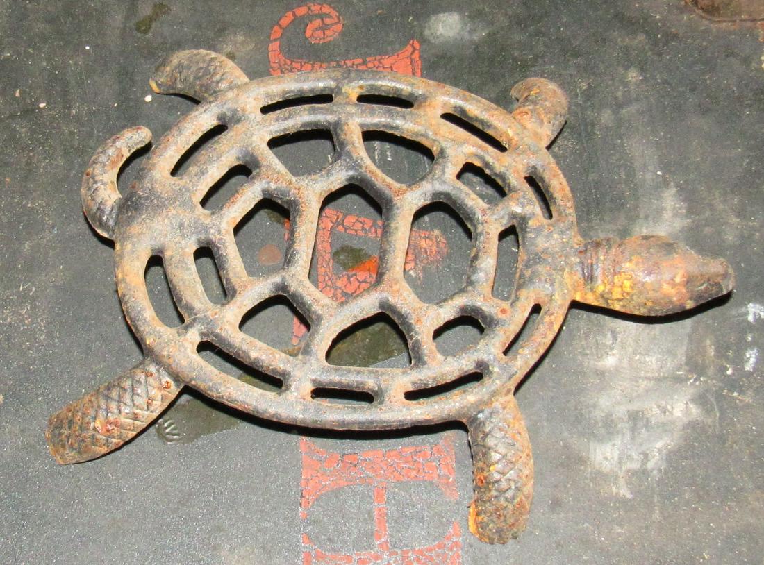 Cast Iron Turtle Trivet: Approx 5 1/2" x 7 1/2"